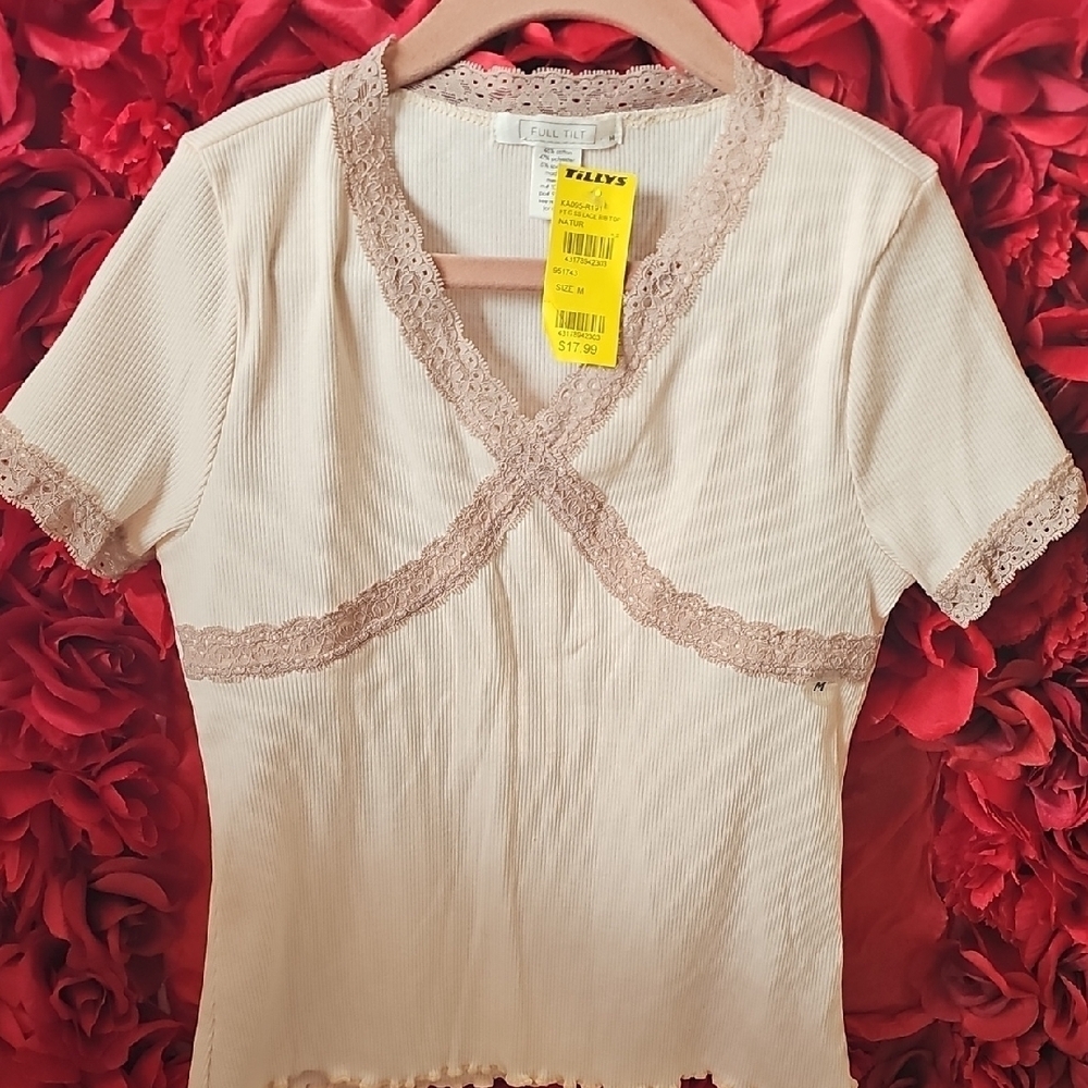Full Tilt NWT Girls Cream Lace Trim Top With Scalloped Bottom Size Medium